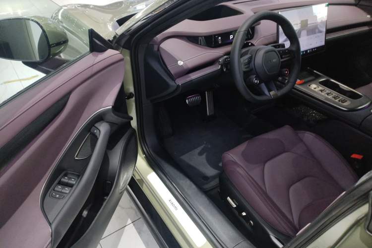 Used Xiaomi Auto SU7 2024 Four-Wheel Drive Ultra-Long Range Advanced Intelligent Driving Max Edition
