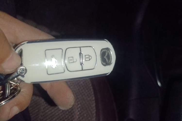 Used Mazda 3 Axela 2016 Sedan 1.5L Manual Comfort Model
