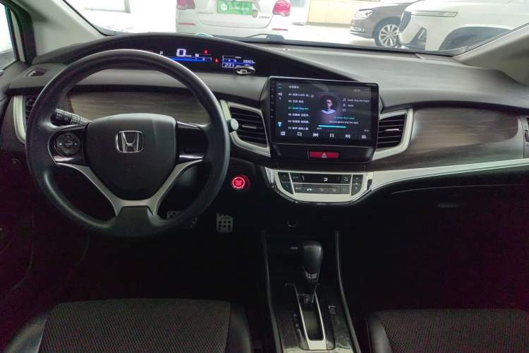 Used Honda Jade 2017 1.8L automatic Comfort version 5 seats
