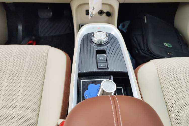 Used ORA Good Cat 2022 Morandi Edition 400km Standard Range Premium Version Lithium Iron Phosphate Gear Lever