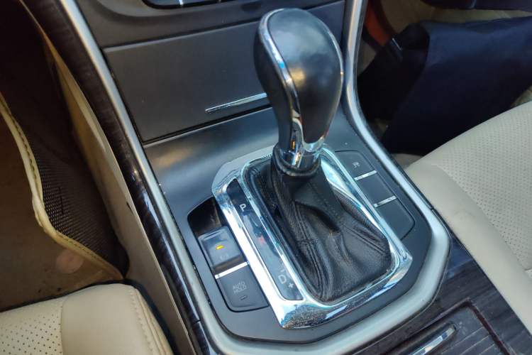 Used Changan Raeton 2013 1.8T Automatic Prestige Model China IV Standard
