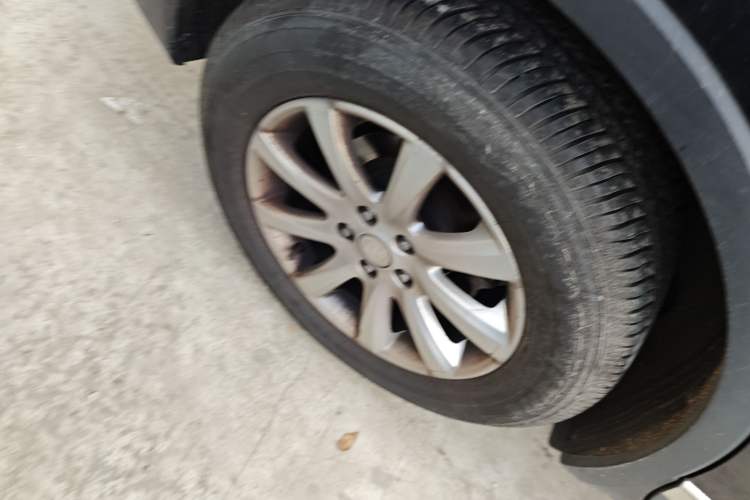 Used Buick Envision 2021 532T Two-Wheel-Drive Elite Version Right Rear Wheel Hub