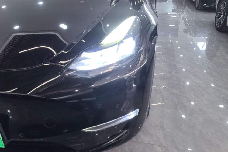 Used Tesla Model Y 2021 Long-Range All-Wheel-Drive Version