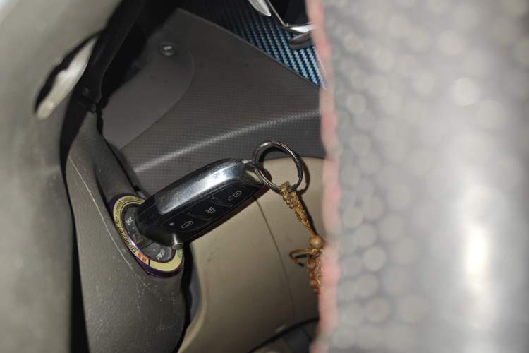 Used Hyundai Verna (older generation) 2010 Sedan 1.4L Manual Standard GL Model Vehicle Key