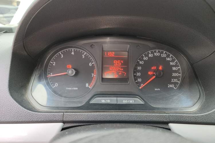 Used Volkswagen Jetta 2015 1.4L Manual Comfort Model
