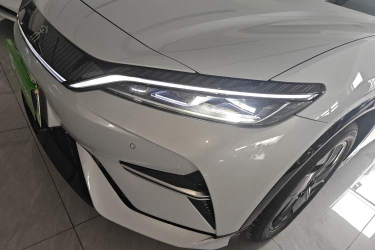 Used BYD Song L EV 2025 550 km Excellence Version
