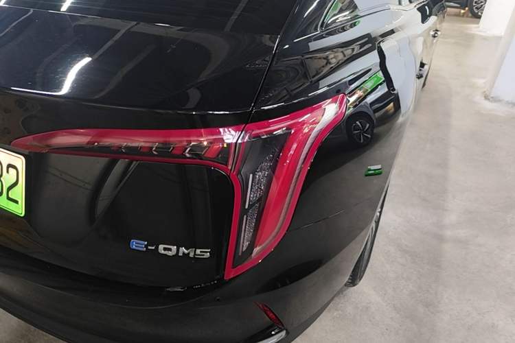 Used Hongqi E-QM5 2022 431 km Charge & Enjoy Edition Exterior 3