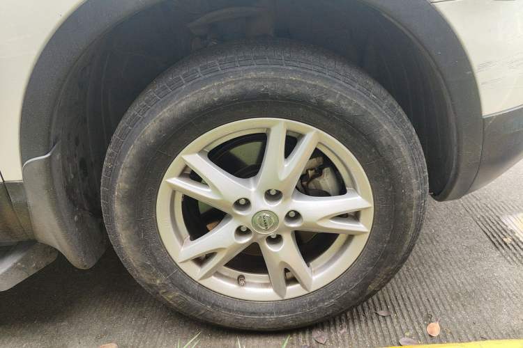Used Nissan Qashqai 2012 2.0 XL Fire CVT 2WD Right Front Wheel Hub