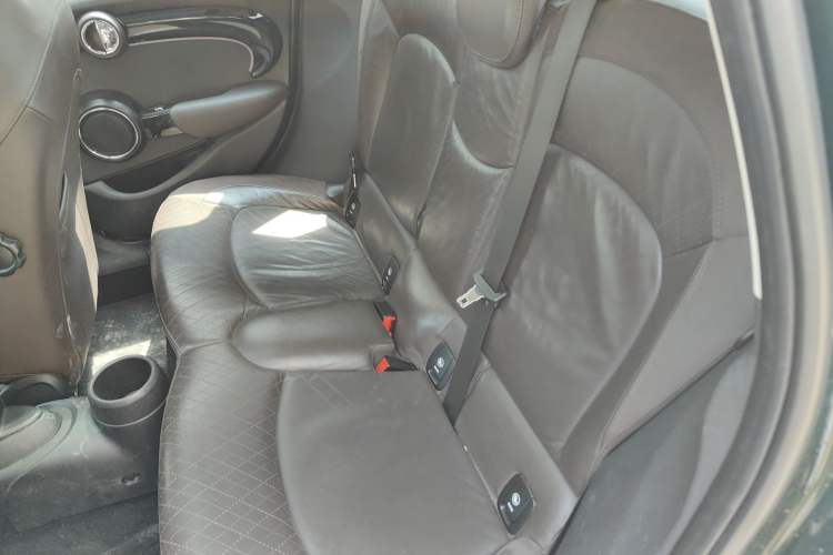 Used MINI 2016 1.5T COOPER Performance Edition 5-door version Interior 4