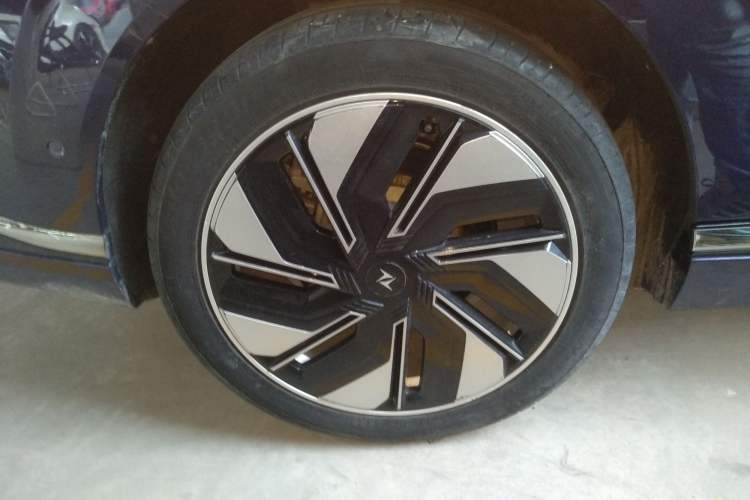 Used Dongfeng eπ eπ008 2024 210Max Range-Extended Version 6 Seats