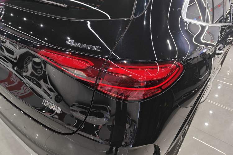 Used Mercedes-Benz GLC 2024 GLC 260 L 4MATIC Luxury Model 5 Seats Right Rear Taillight