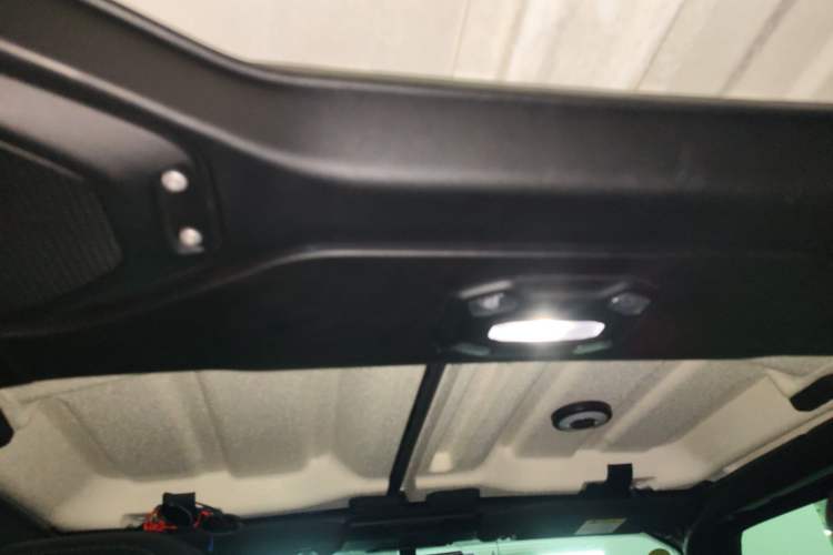 Used Jeep Wrangler 2018 2.0T Sahara Four-Door Edition Headliner