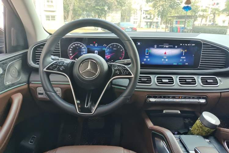 Used Mercedes-Benz GLE 2024 GLE 450 4MATIC Luxury Model Steering Wheel