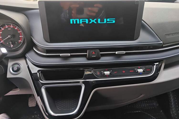 Used SAIC MAXUS Xintu V70 2023 2.0T Elite Edition Automatic Long Wheelbase Mid-Height 6/7 Seats