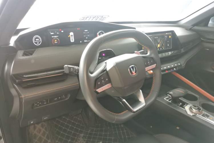 Used Changan UNI-V 2022 1.5T Smart Navigation Version