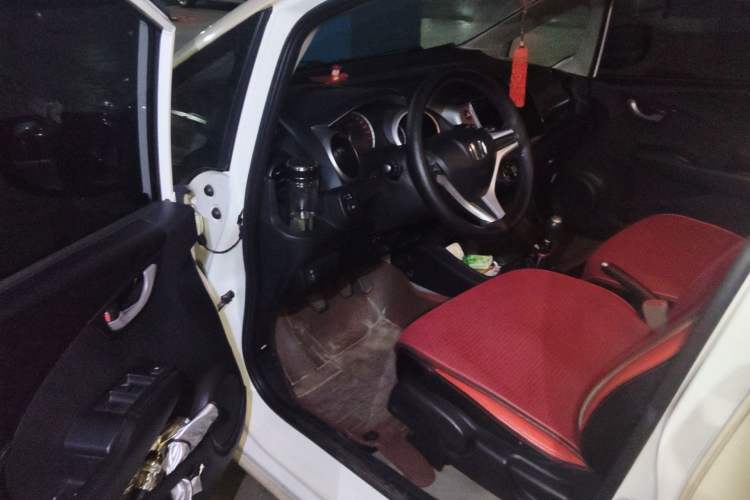 Used Honda Fit 2011 1.3L manual Comfort version Driver Seat