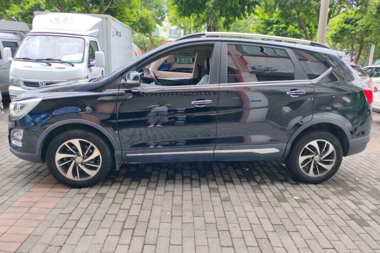 Used Baojun 560 2015 1.8L manual luxury version