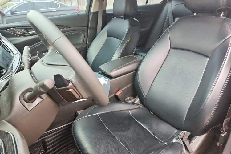 Used Buick Regal 2024 25T Deluxe Edition Left Front Seat