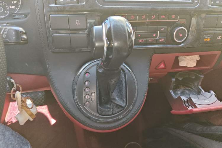 Used Volkswagen Caravelle 2015 2.0 TSI Four-Wheel Drive Comfort Edition
