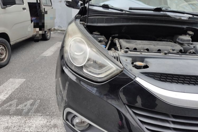 Used Hyundai ix35 2010 2.0L Automatic Two-Wheel Drive Elite Edition GLS Right Front Headlight