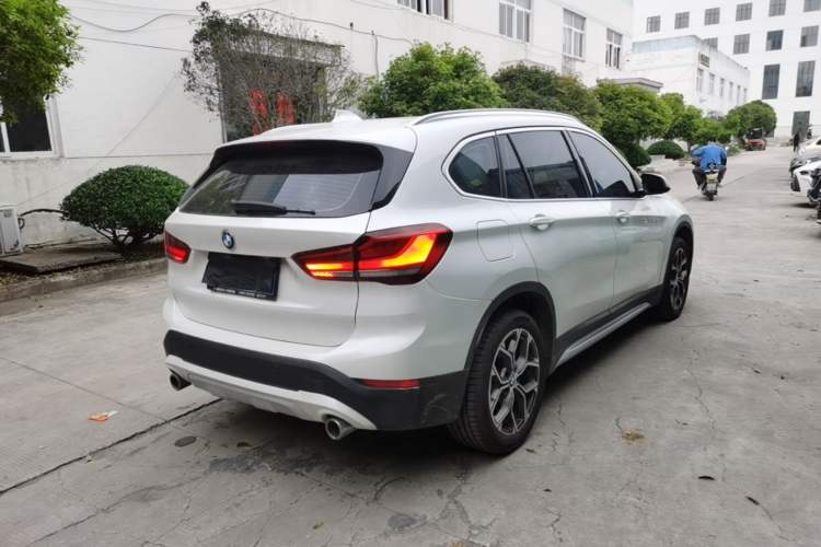 Used BMW X1 2022 sDrive20Li Fashion Model Rear Right 45 Deg