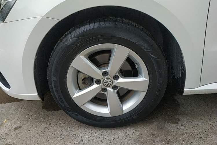 Used Volkswagen Lavida 2019 Lavida Start 1.5L Automatic Trendy Version China VI Standard Left Front Wheel Hub