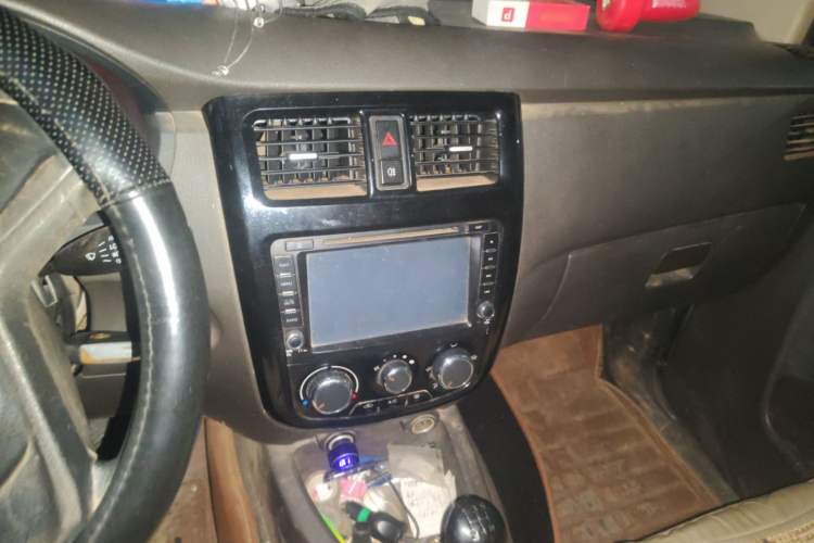 Used Wuling Rongguang V 2016 1.5L Standard Version Audio And AC Panel