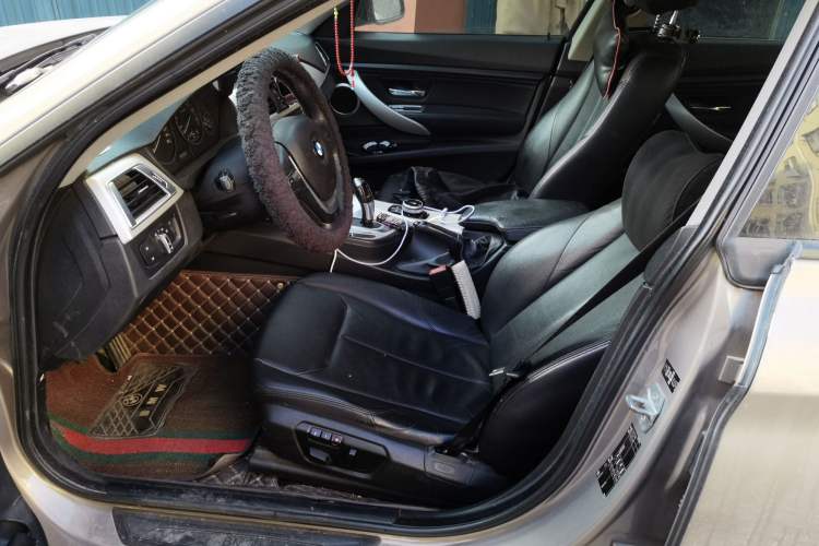 Used BMW 3 Series GT 2013 320i Leading Model
