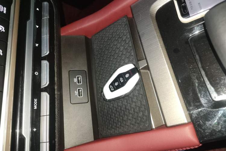 Used JETOUR X70 2023 1.5T DCT Beyond PRO Edition 5-Seater
