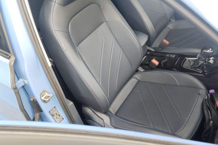 Used Volkswagen Tharu 2025 NewRui 300TSI Prestige Edition
