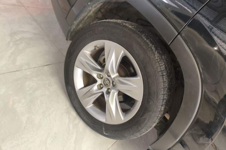 Used Toyota Highlander 2018 2.0T Four-Wheel Drive Luxury Edition 7 Seats China V Emission Standard
