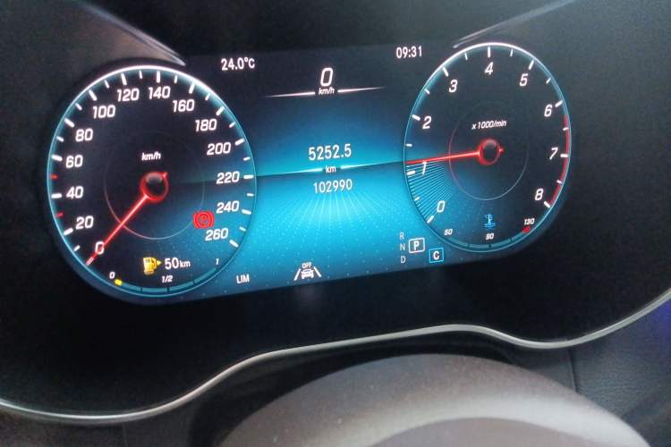 Used Mercedes-Benz GLC 2022 Refreshed GLC 300 L 4MATIC Dynamic Edition Odometer Close Up