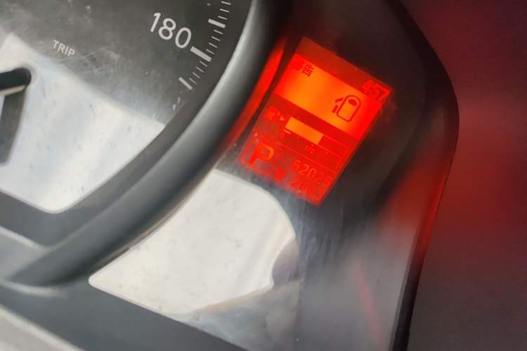 Used Nissan NV200 2018 1.6L CVT Luxury Model Odometer Close Up