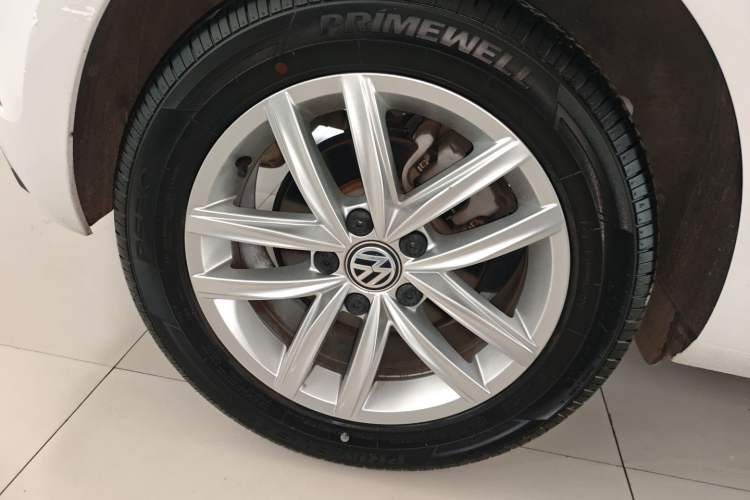 Used Volkswagen Golf 2019 200TSI DSG Comfort & Ambition Edition China VI Standard Right Rear Wheel Hub