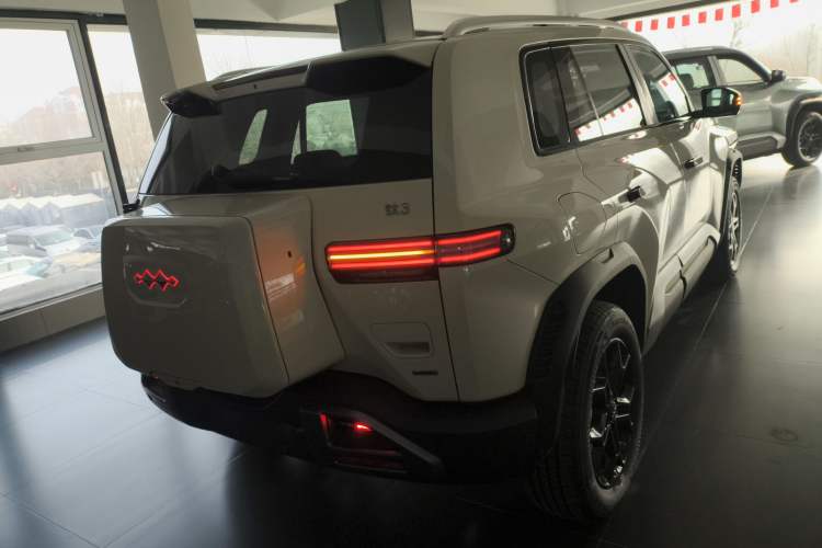 Used Formula Leopard Titanium 3 2025 501 km Range Rear-Wheel Drive Intelligent Driving Pro Version