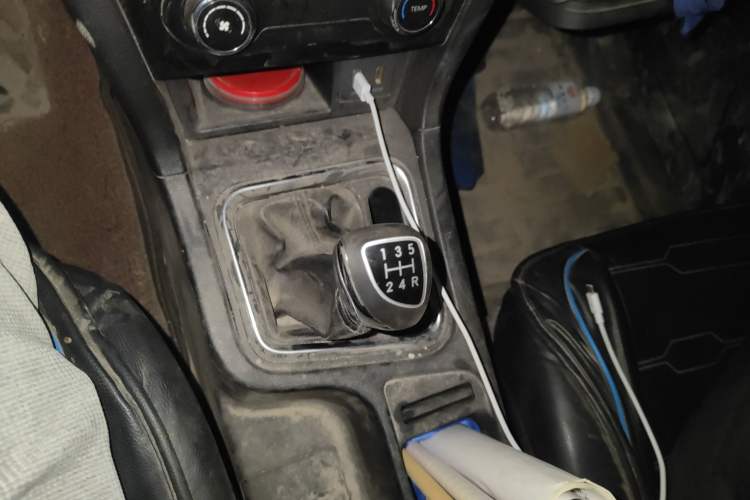 Used BAIC Weiwang M50F 2017 1.5L Standard Model
