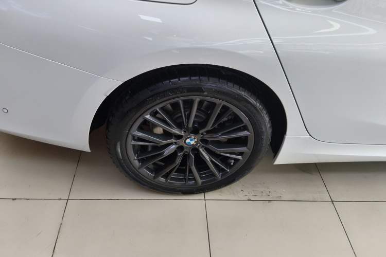 Used BMW 3 Series 2023 325Li M Sport Night Edition Package Right Rear Wheel Hub