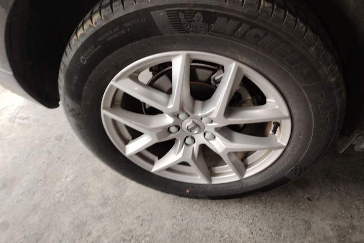 Used Volvo XC60 2019 T5 4x4 Smart Edition China VI Standard Exterior 5