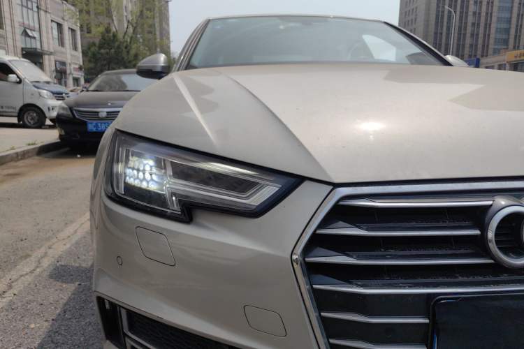 Used Audi A4L 2019 40 TFSI Ambition Version China V Right Front Headlight