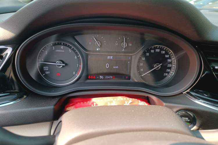 Used Buick Regal 2020 552T Elite Edition Odometer Close Up