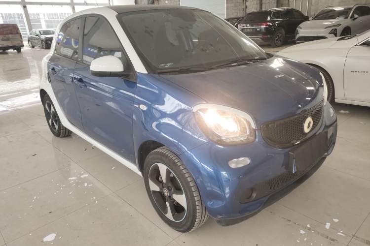 Used smart forfour 2016 1.0L 52 kW Passion Edition

