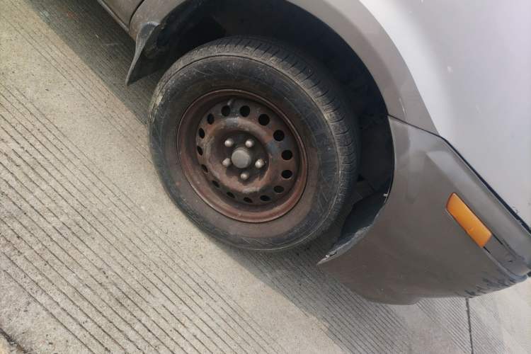 Used FORTHING Lingzhi 2013 M5 Q7 2.0L 7-Seater Long-Wheelbase Comfort Model