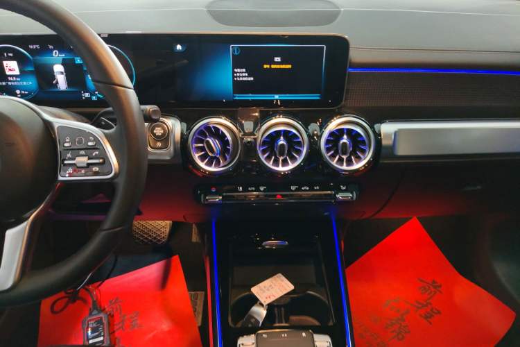 Used Mercedes-Benz GLB 2020 GLB 200 Stylish Edition Audio And AC Panel