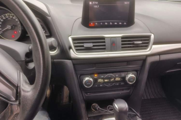 Used Mazda 3 Axela 2019 Cloud-Controlled Version Hatchback 1.5L Automatic Luxury Model Emission Standard China V