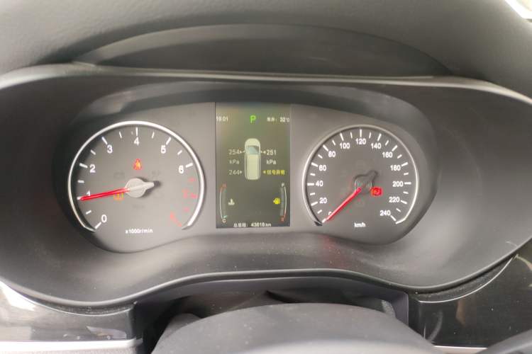 Used BYD Song MAX 2018 1.5T Automatic Smart Connect Elite Model with 6 Seats
