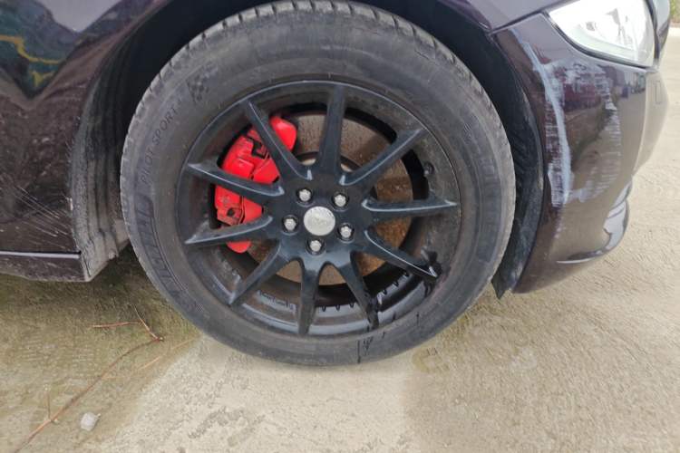 Used Jaguar XJ 2015 XJL 3.0 SC Elegant Business 80th Anniversary Limited Edition Right Front Wheel Hub