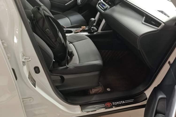 Used Toyota FRONTLANDER 2023 2.0L CVT Leading Edition
