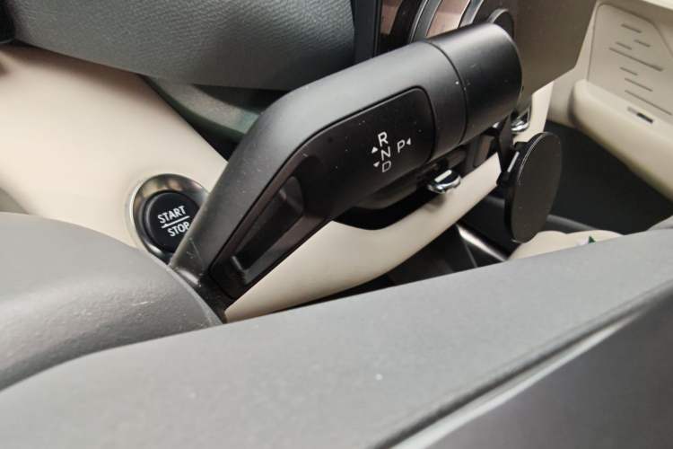 Used Lynk & Co 06 EM-P 2023 EM-P 126 Long-Range Halo Gear Lever