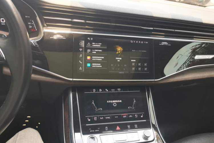 Used Audi Q7 2021 55 TFSI quattro S line Sport model
