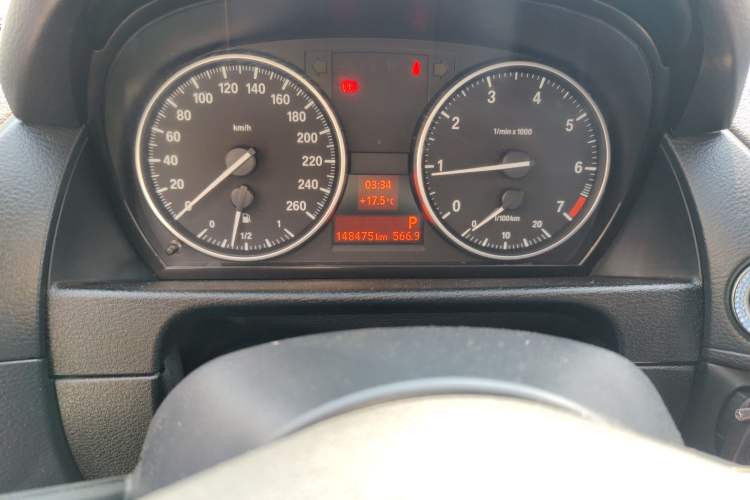 Used BMW X1 2014 sDrive18i Leading Model Odometer Close Up